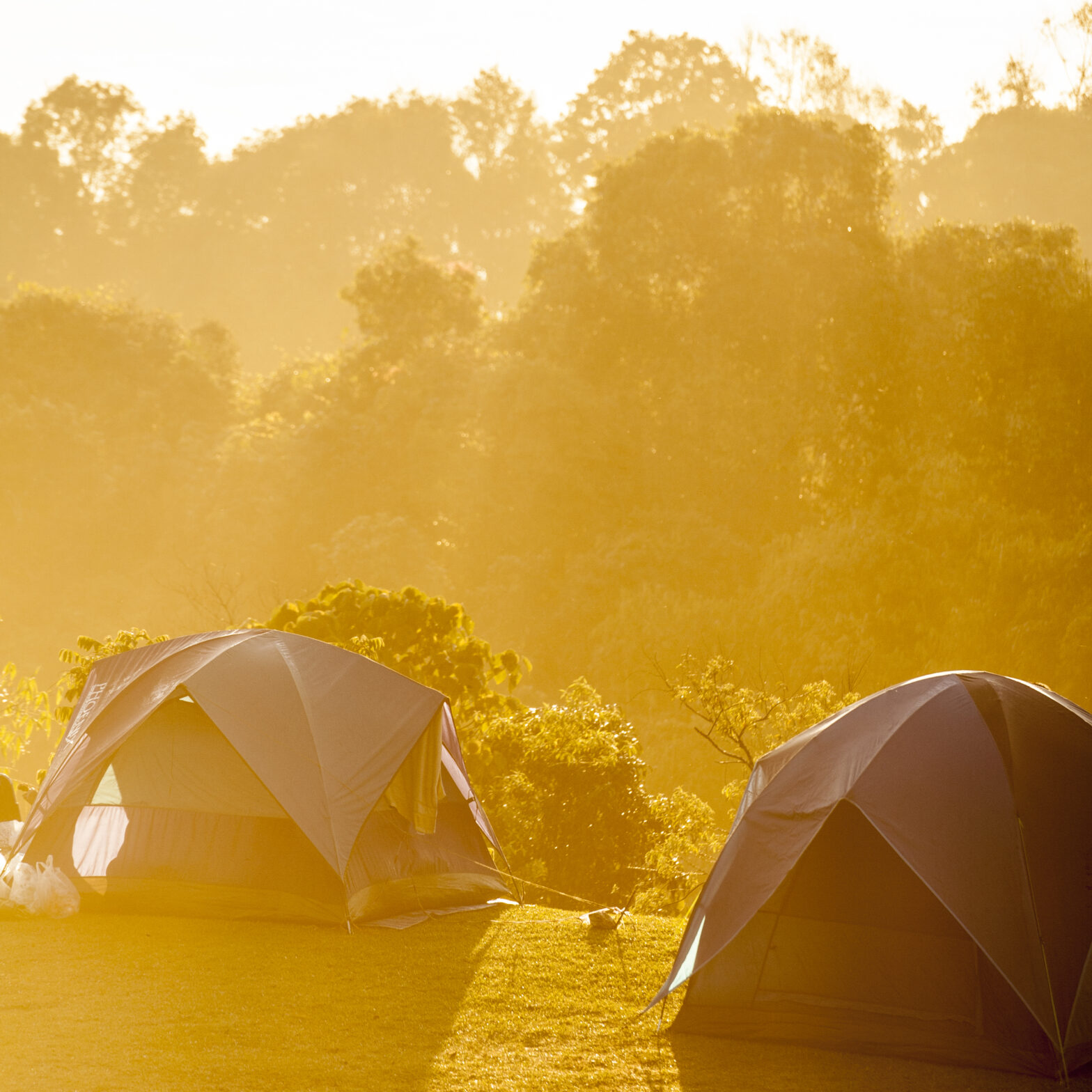 Erleben Sie den Adrenalinrausch mit Camping und Sport: Die ultimative Outdoor-Abenteuer-Kombination